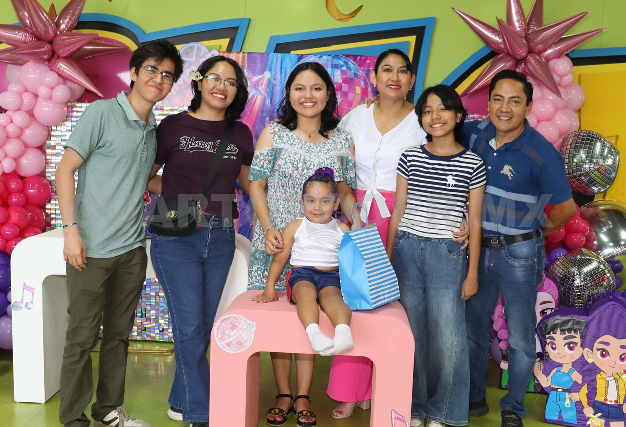 Ámbar celebra 4 años al ritmo del k-pop