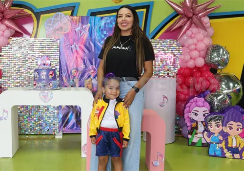 &Aacute;mbar celebra 4 a&ntilde;os al ritmo del k-pop