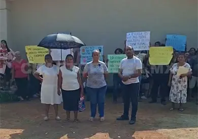 Denuncian amenazas de despojo en escuela