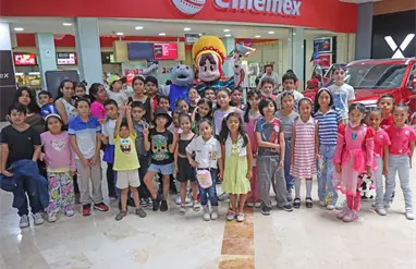 Cuarto Poder festeja a los peque&ntilde;os lectores