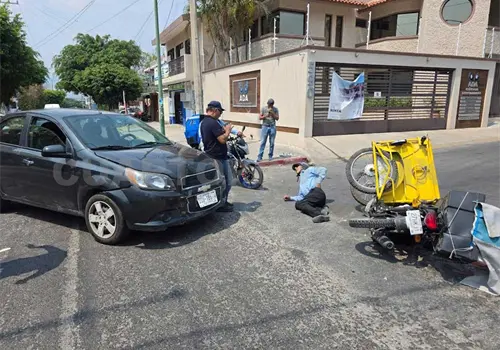 Embiste Aveo a un motorista en el barrio La Pimienta