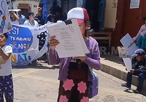 Ni&ntilde;os y adolescentes trabajadores marchan