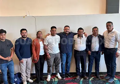 Transportistas se re&uacute;nen con subsecretario de movilidad