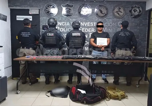 Lo detienen en posesi&oacute;n de armas y miles de cartuchos