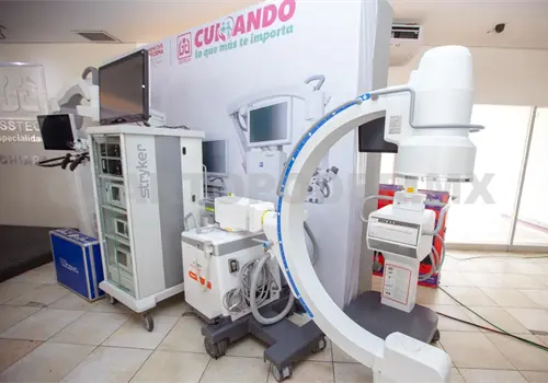 Entregan equipo m&eacute;dico de alta tecnolog&iacute;a