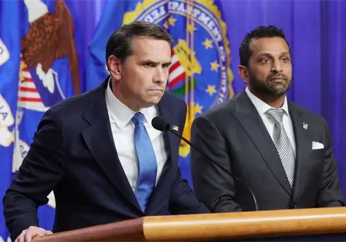 Anticipa m&aacute;s denuncias contra pol&iacute;ticos mexicanos