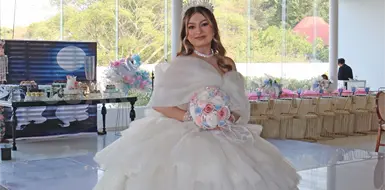 Victoria festeja con elegancia