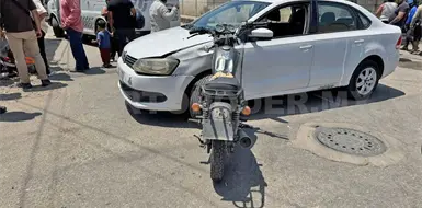 Termina incrustado motorista contra Vento