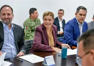 Gobernadora se re&uacute;ne con Mesa de Construcci&oacute;n de Paz