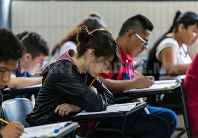 Se van 31 estudiantes a cursos en el extranjero