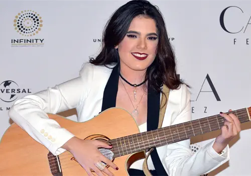 Camila Fern&aacute;ndez se hace fuerte