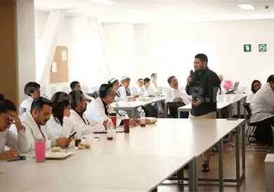 Capacitan a directivos para fortalecer atenci&oacute;n