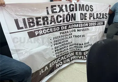 Protestan docentes en educaci&oacute;n; quieren plazas