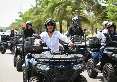 Entregan cincuenta patrullas para la Polic&iacute;a Municipal