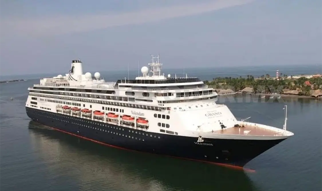 La llegada de cruceros al puerto impulsa el turismo y la economía. Rafael Victorio / CP