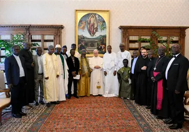 El papa pide condenar uso de Dios para guerras