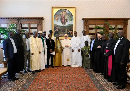 El papa pide condenar uso de Dios para guerras El papa pide condenar uso de Dios para guerras
