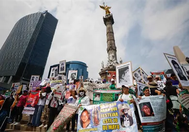 Buscadoras marchan en D&iacute;a de las Madres
