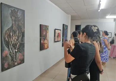 Artistas dedican exposici&oacute;n a la madre