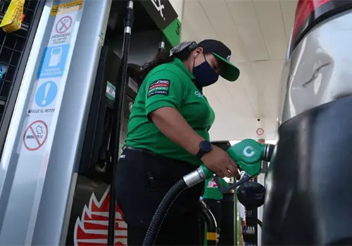 Gasolineras empiezan a ajustar precio del di&eacute;sel