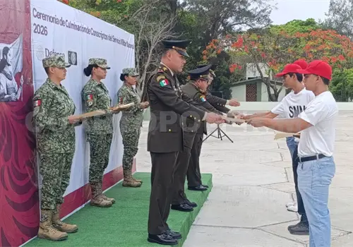 J&oacute;venes culminan su Servicio Militar