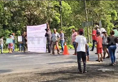 Protestan por afectaciones de trabajos en L&iacute;nea K