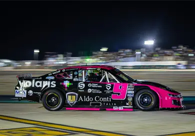 Dura pelea por liderato general de Nascar