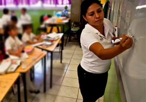 Confirman puente para los maestros esta semana