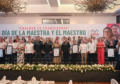 ERA destaca a maestros en la transformaci&oacute;n