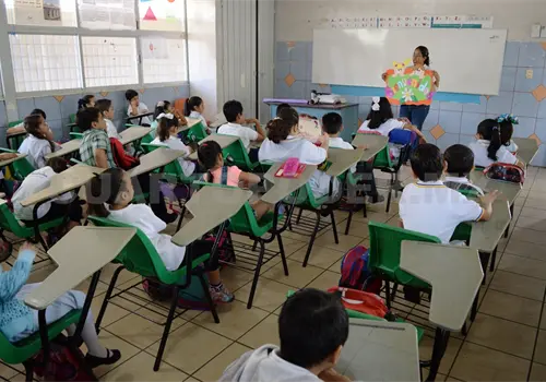 Respaldan ratificaci&oacute;n de calendario escolar