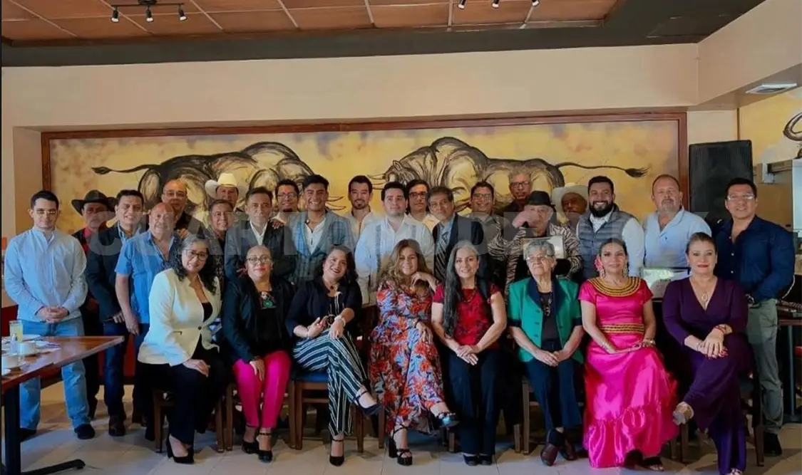 Reunión de los integrantes de la asociación de Autores y Compositores de Chiapas. Cortesía