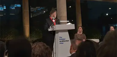 Smiljam Radi Clarke recibe Premio Pritzker