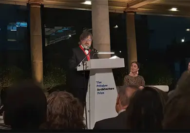 Smiljam Radi Clarke recibe Premio Pritzker