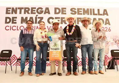 Valeria Rosales entrega bolsas de semilla certificadas Valeria Rosales entrega bolsas de semilla certificadas