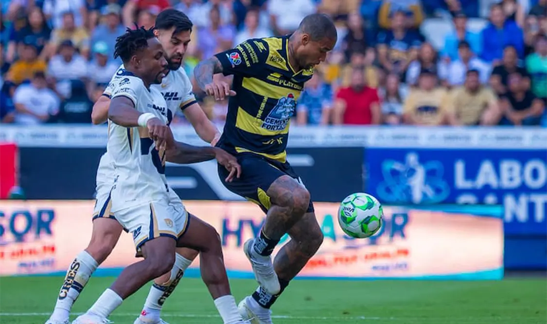En el torneo Clausura 2026, los Tuzos se enfrentaron con los felinos en la jornada 17, juego que ganaron los del Pedregal (0-2) y que les ayudó para terminar como el líder general. Agencias