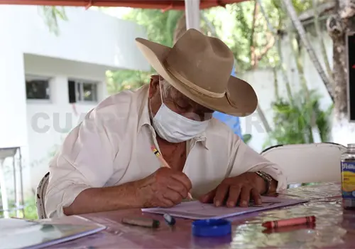 Ampl&iacute;an programa de Prepa Abierta