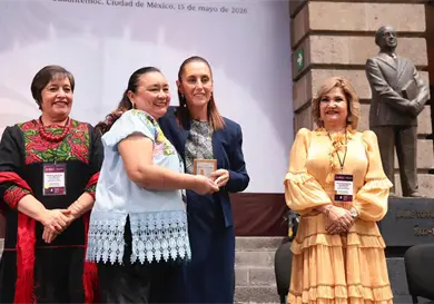 Anuncia Sheinbaum aumento salarial del 9 % a docentes