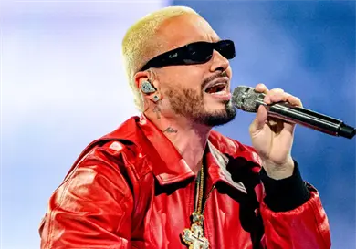 J Balvin "oye" a fans que la pasan mal