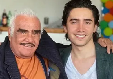Alex Fern&aacute;ndez se deslinda de disco