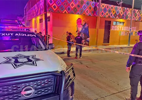Exministerial dispara al aire y causa una ri&ntilde;a