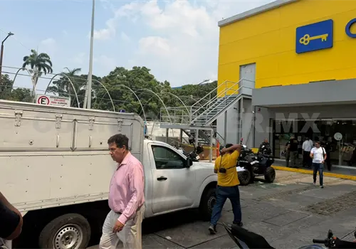 Lo encuentran muerto en un estacionamiento