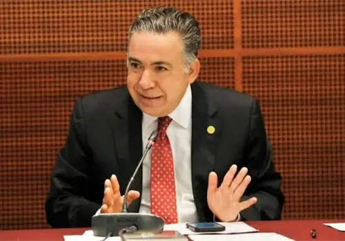 Inzunza niega contacto con EE. UU. ante acusaciones Inzunza niega contacto con EE. UU. ante acusaciones