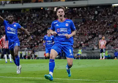 Huiqui pone a Cruz Azul a so&ntilde;ar con la d&eacute;cima