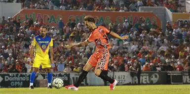 Reviven la pasi&oacute;n en el V&iacute;ctor Manuel Reyna