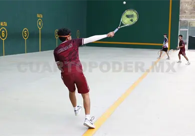 Plata hist&oacute;rica en Front&oacute;n de parejas