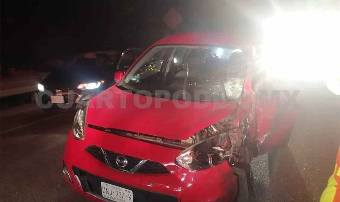 El impacto fue entre un automóvil compacto y una camioneta, en el kilómetro 38+500. CP