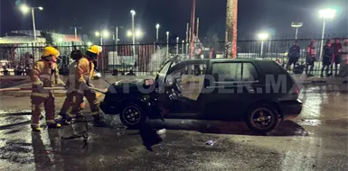 Compacto se quema frente a Unidad Deportiva