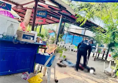 Ataca a un hombre y luego lo detienen Ataca a un hombre y luego lo detienen