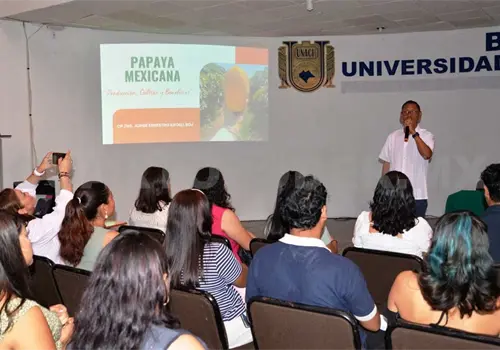 Expertos en frutos tropicales participan en seminario