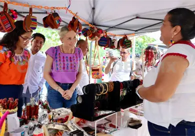 Ayuntamiento y DIF inauguran Expo Mercadito Ayuntamiento y DIF inauguran Expo Mercadito
